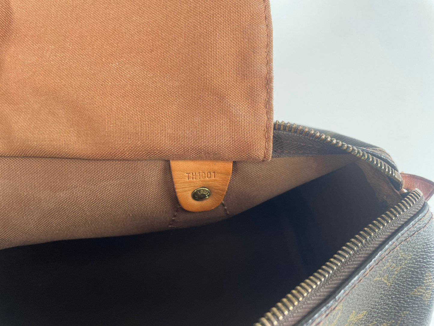 LOUIS VUITTON SPEEDY 30